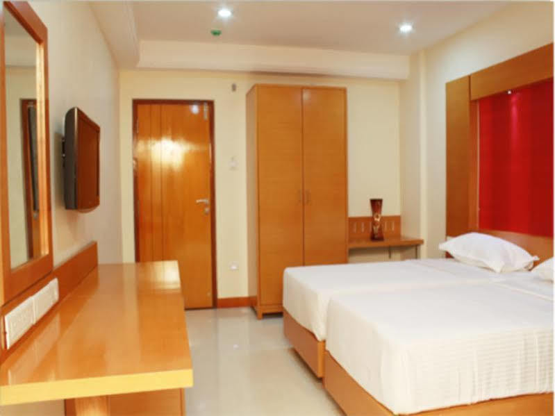 Fabhotel Prime Mahalaya Residency - Nr Chennai International Airport Extérieur photo