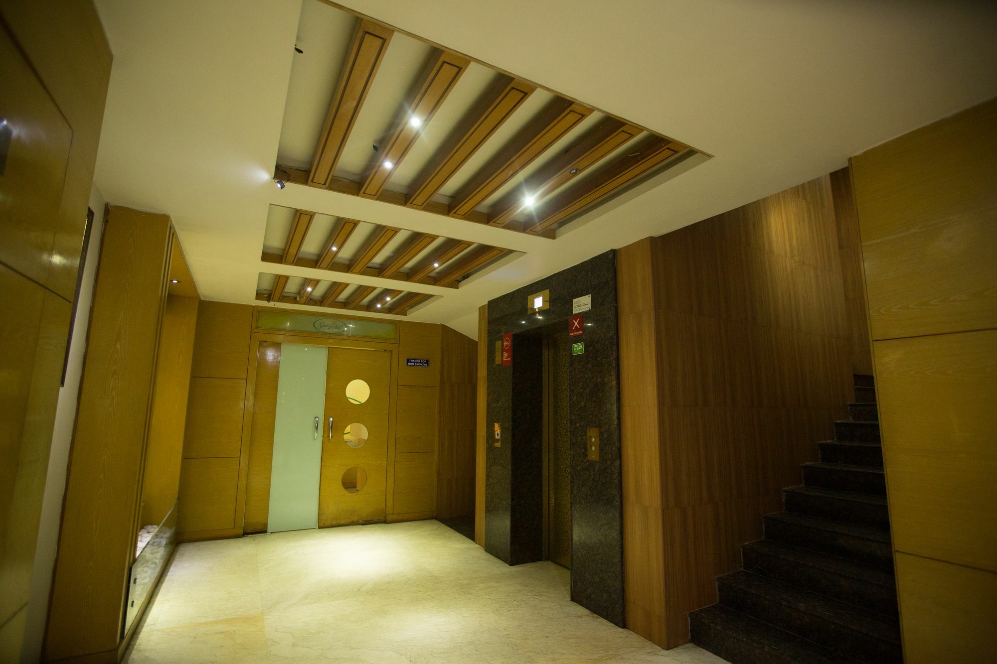 Fabhotel Prime Mahalaya Residency - Nr Chennai International Airport Extérieur photo